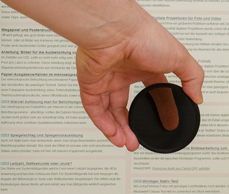 Polfilter vor Monitor gehalten (Sperrrichtung)